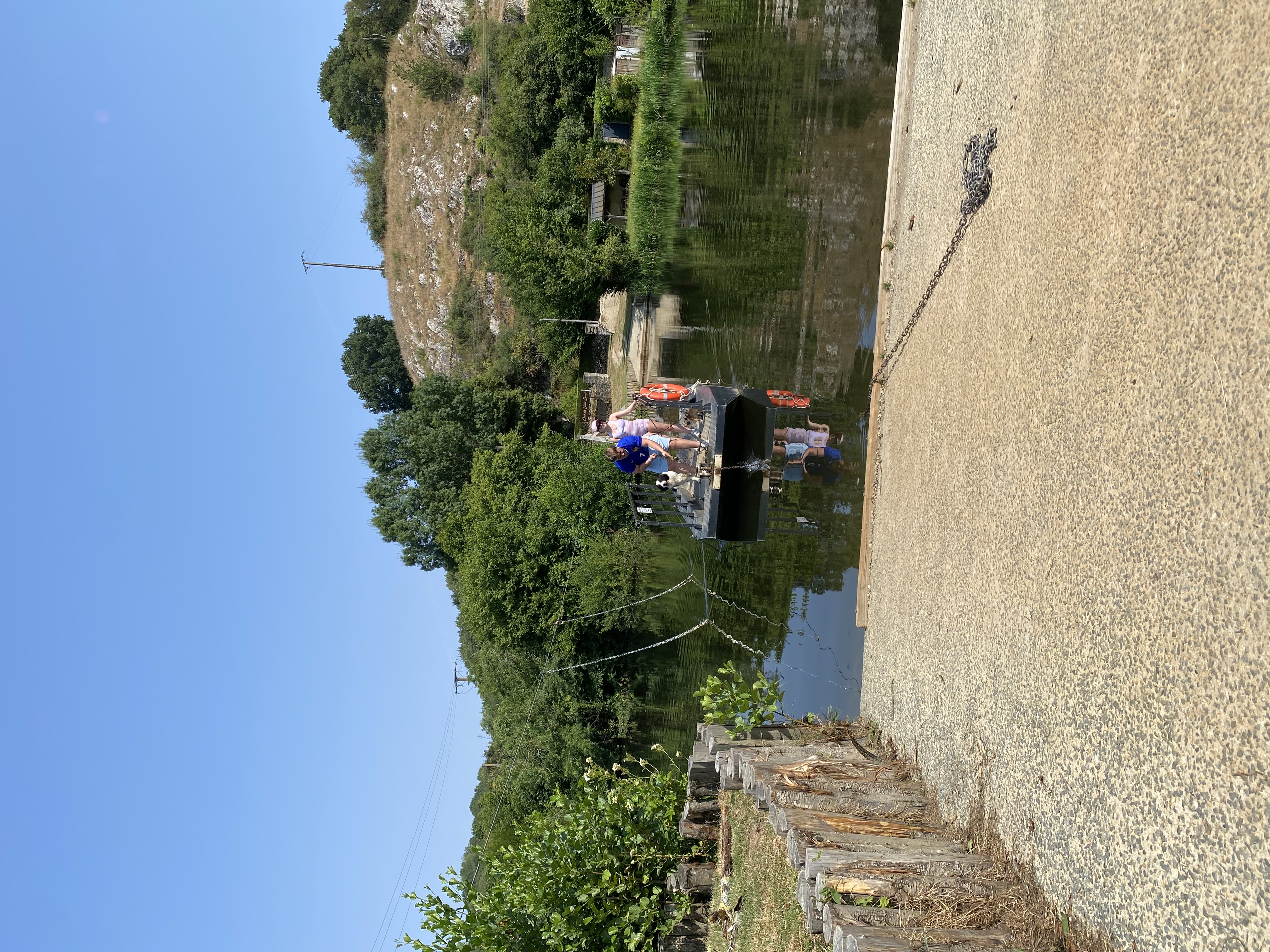 Image slide 12